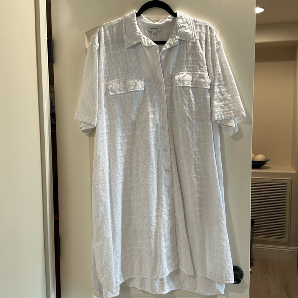 White eyelet, Nordstrom, short sleeve knee length dress with side seam pocket.